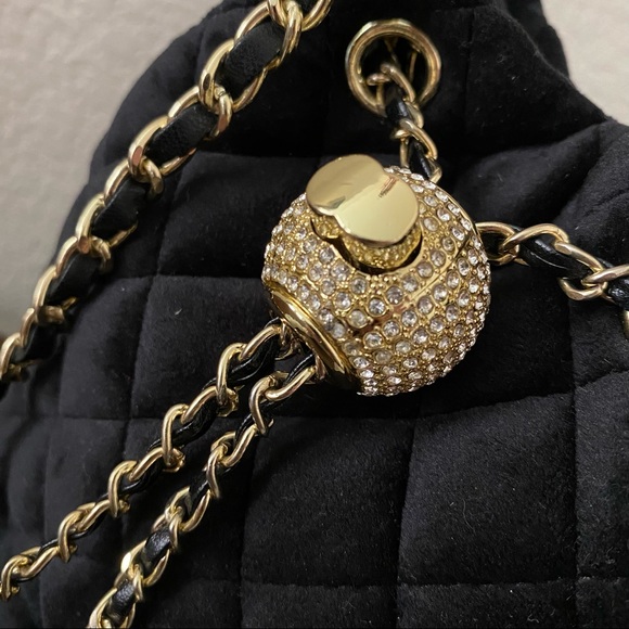 Black Quilted Velour Bling Ball Drawstring Mini Bucket Chain Crossbody Bag | B7 - Picture 8 of 10